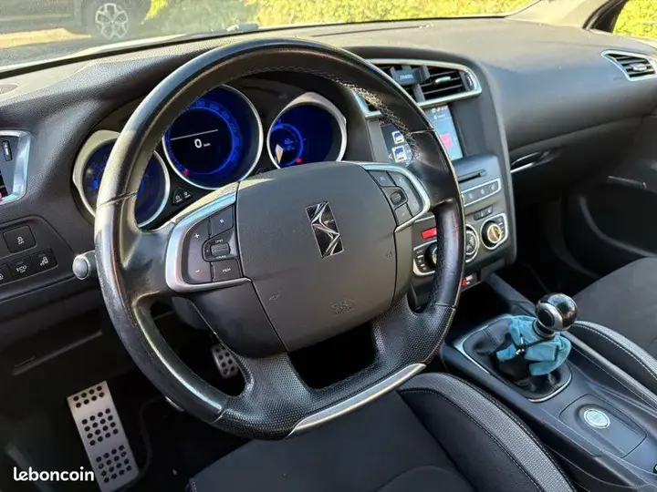 DS Automobiles Ds 4 2018 photo 3