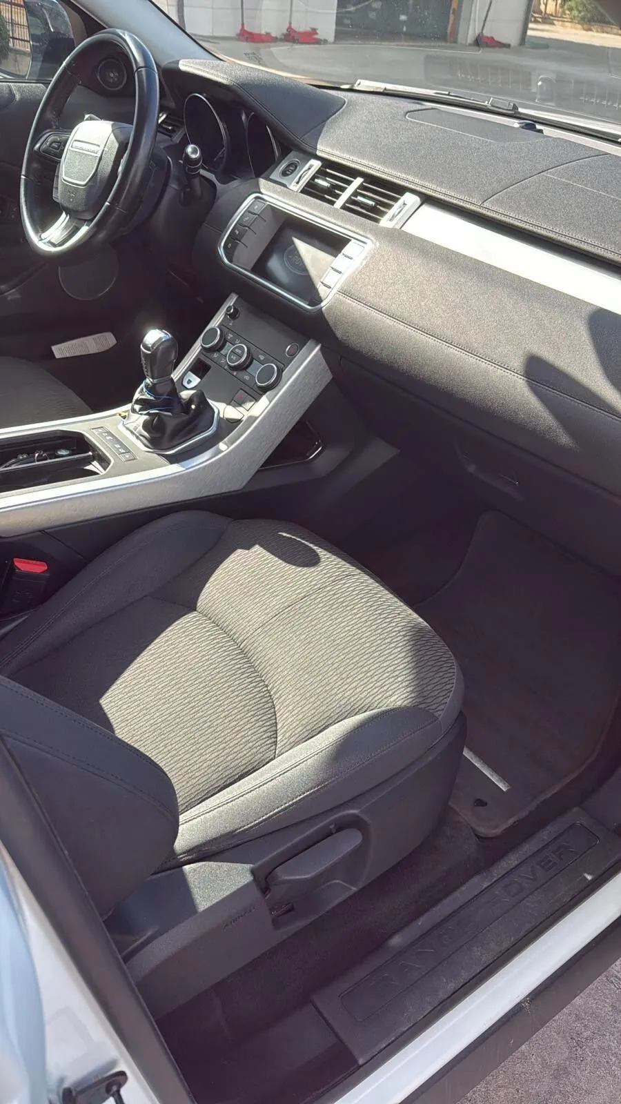 Land Rover Range Rover Evoque 2017 photo 4