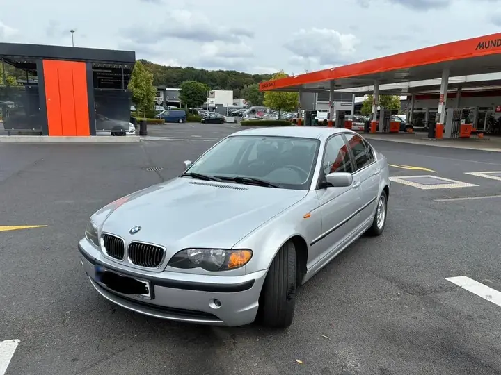 BMW 320I