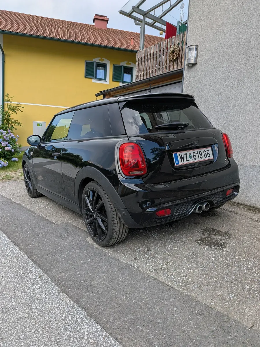 Mini Cooper S 2018 photo 2