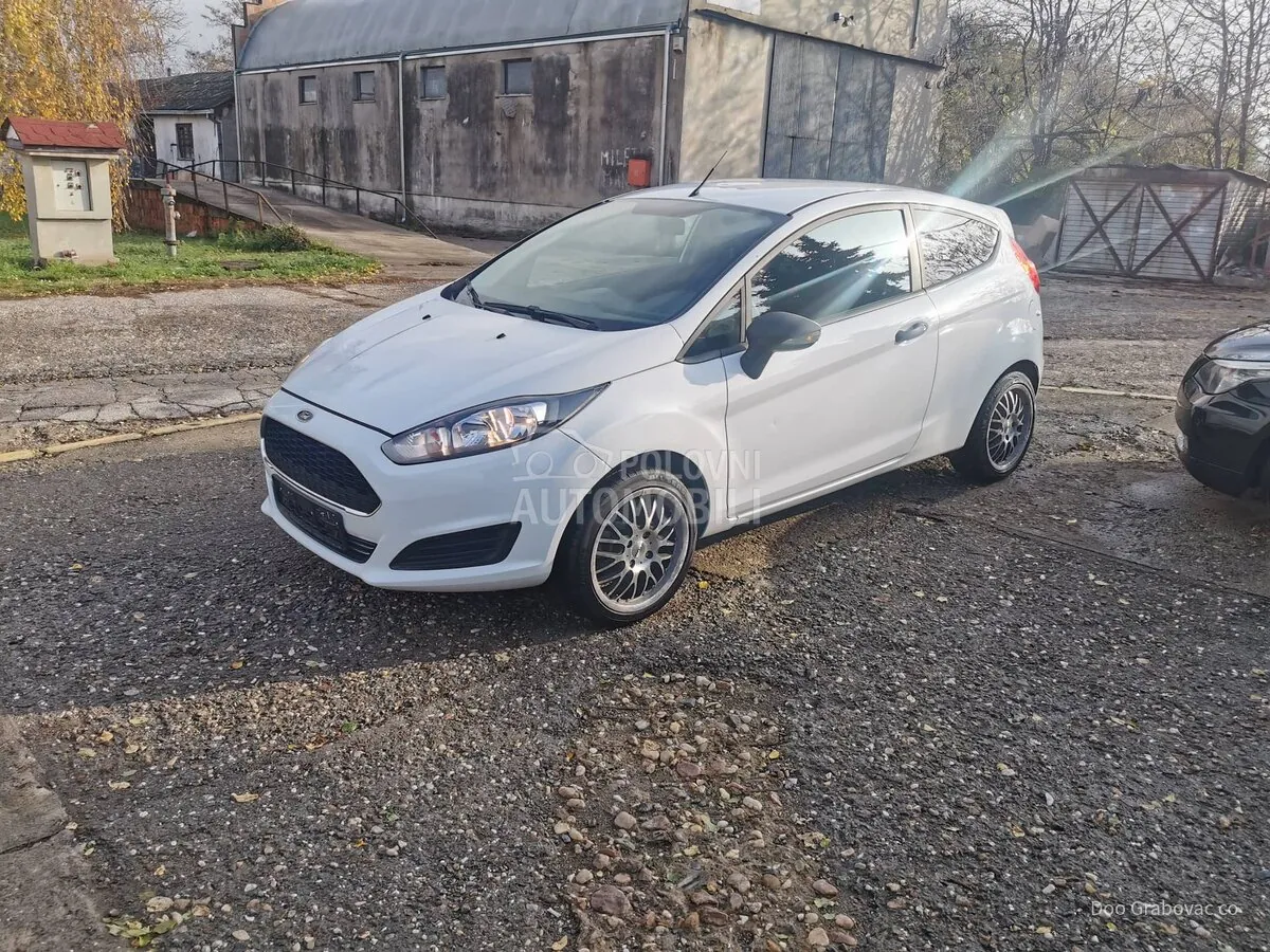 Ford Fiesta 2016 photo 2