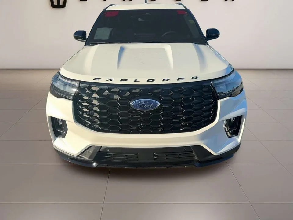 Ford Explorer 2026 photo 3