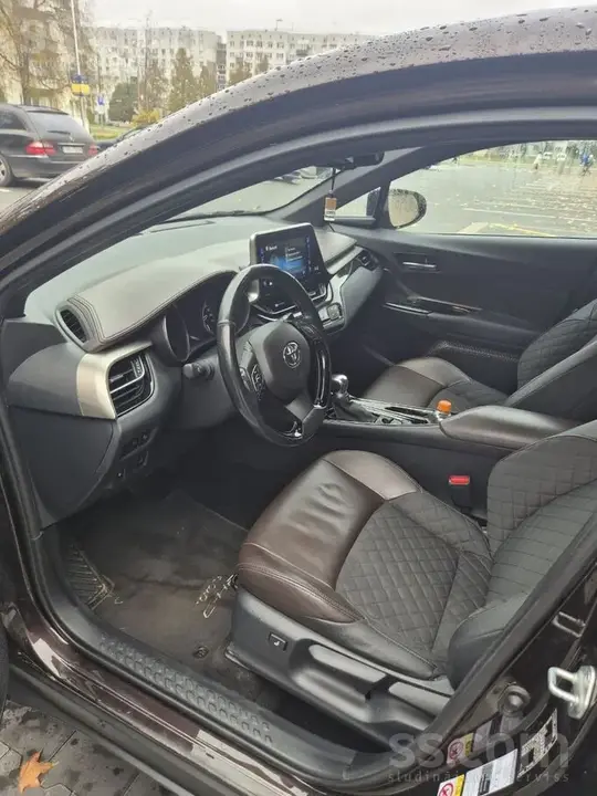 Toyota C-Hr 2019 photo 4