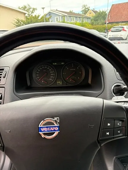 Volvo V50 2010 photo 2