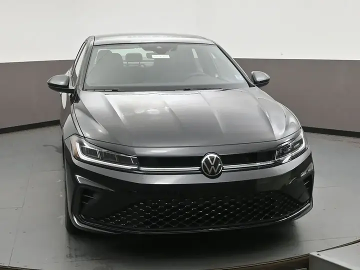 Volkswagen Jetta 2026 photo 2
