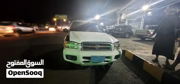 Nissan Pathfinder 2003 photo 2