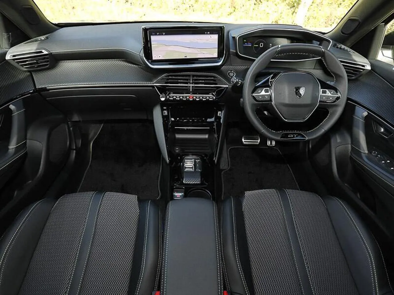 Peugeot E-2008 2026 photo 3