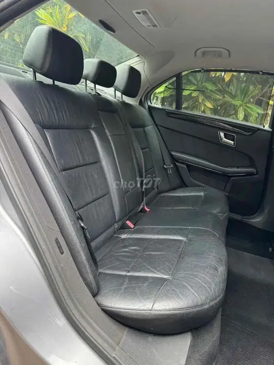Mercedes-Benz E-Class 2010 photo 4