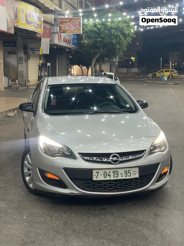 Opel Astra 2013 photo 4