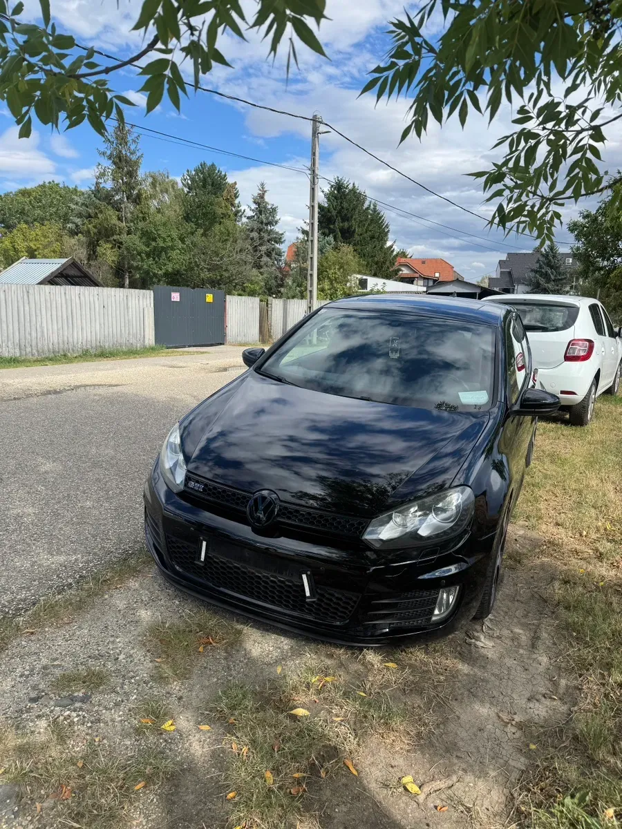 Volkswagen Golf 2012 photo 2