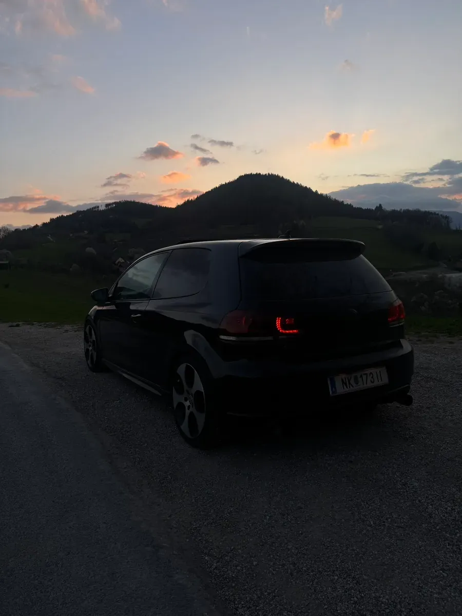 Volkswagen Golf 2012 photo 3