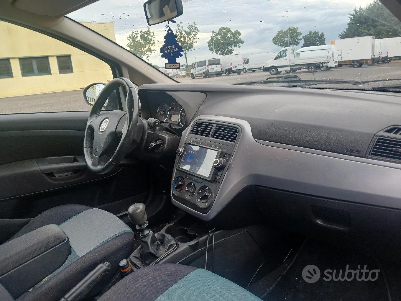 Fiat Grande Punto 2010 photo 3