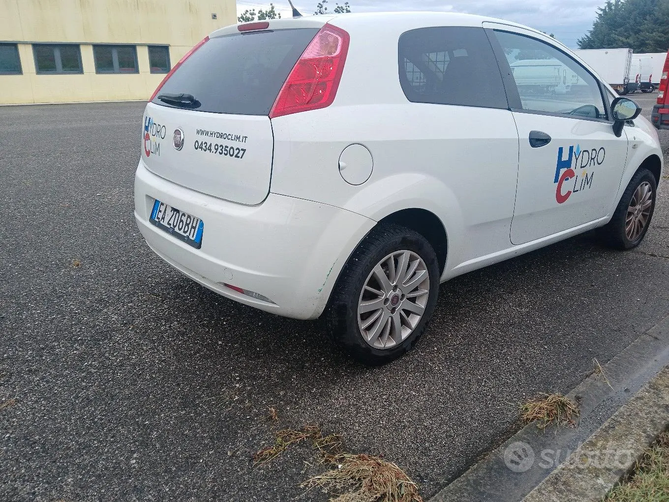 Fiat Grande Punto 2010 photo 2