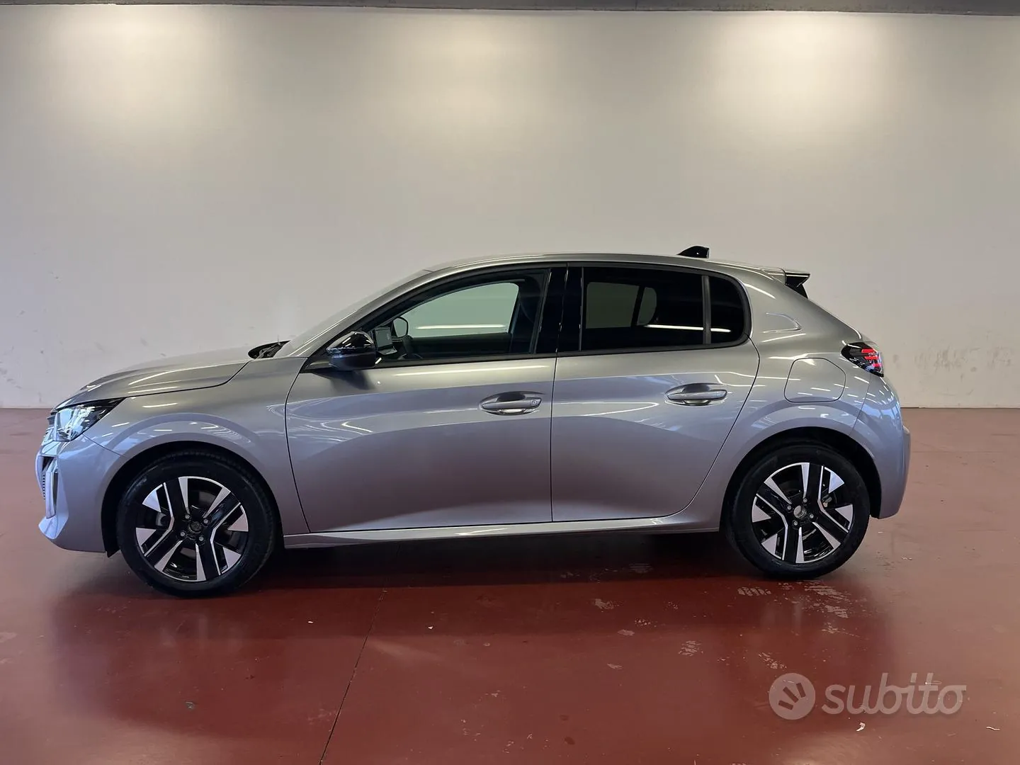 Peugeot 208 2025 photo 2