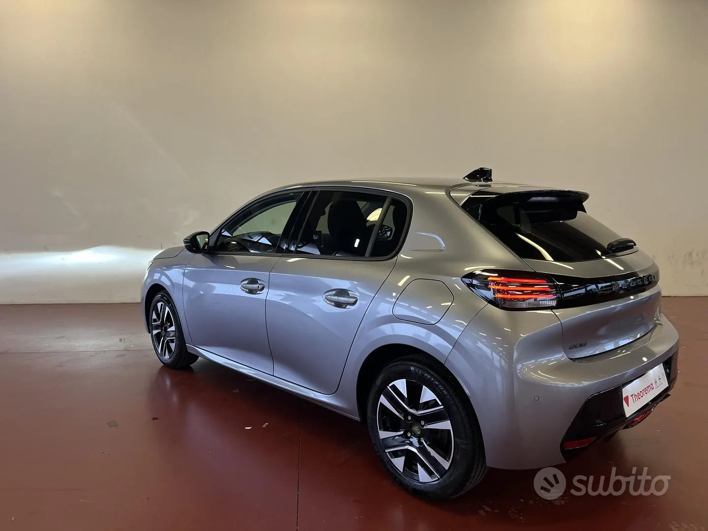 Peugeot 208 2025 photo 3