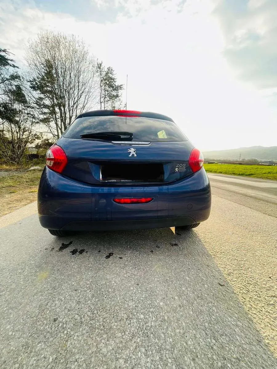 Peugeot 208 2014 photo 2