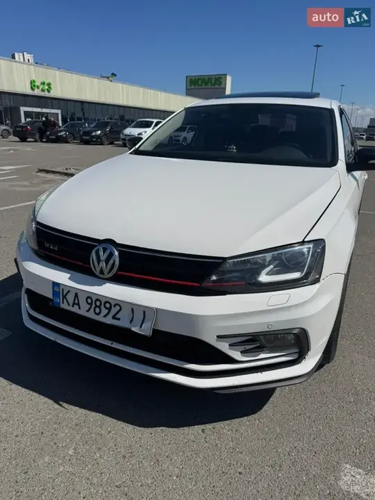 Volkswagen Jetta 2011 photo 3
