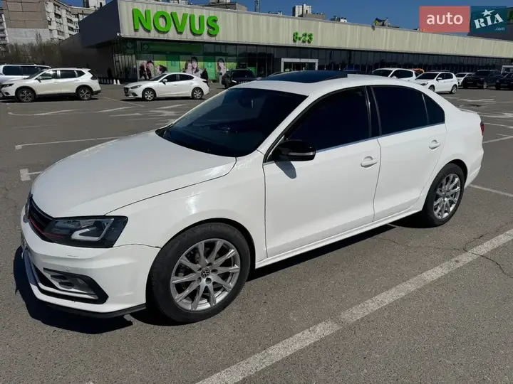 Volkswagen Jetta 2011 photo 2