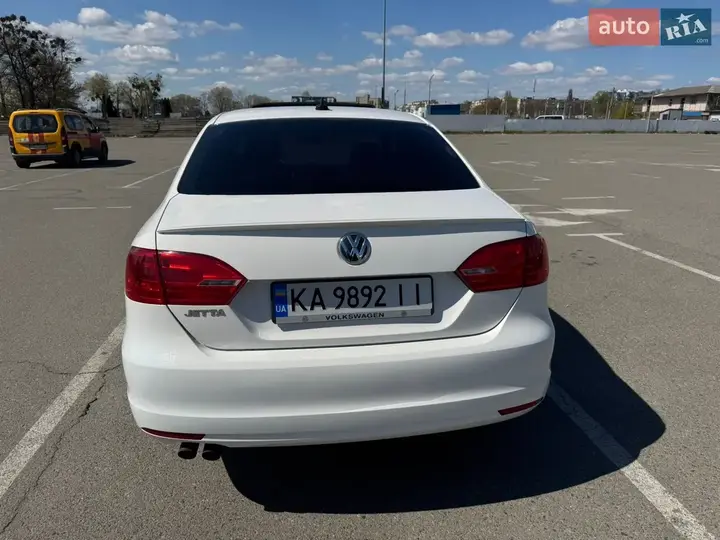 Volkswagen Jetta 2011 photo 4