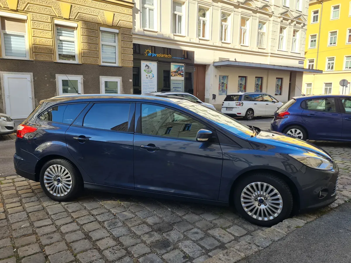 Ford Focus 2013 photo 2