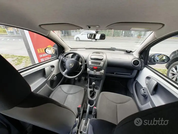 Toyota Aygo 2011 photo 3