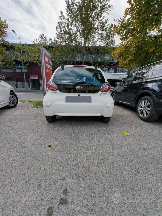 Toyota Aygo 2011 photo 2