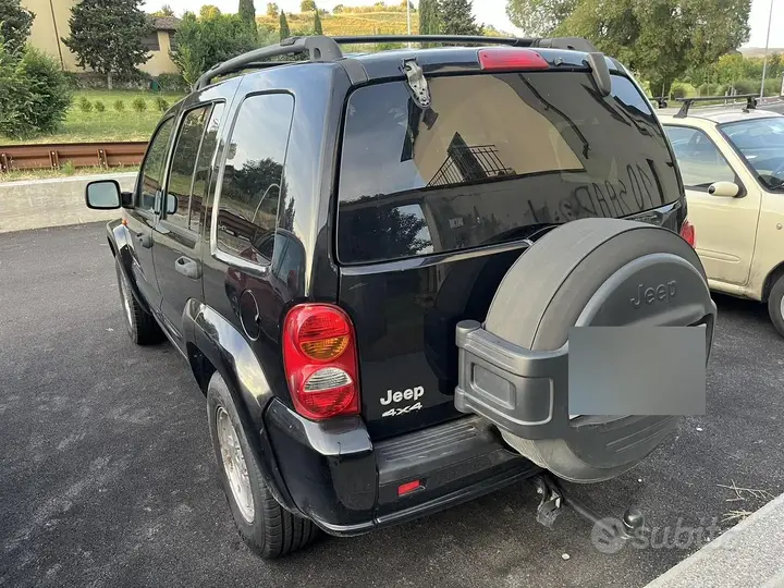 Jeep Cherokee 2003 photo 4