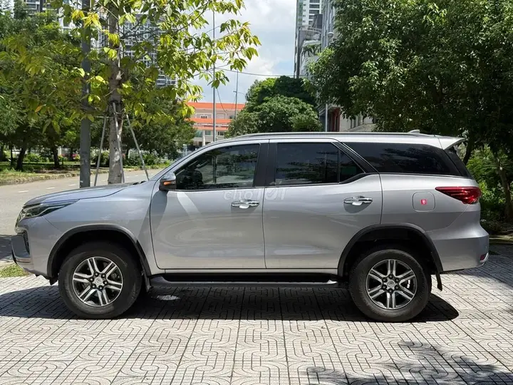 Toyota Fortuner 2022 photo 2