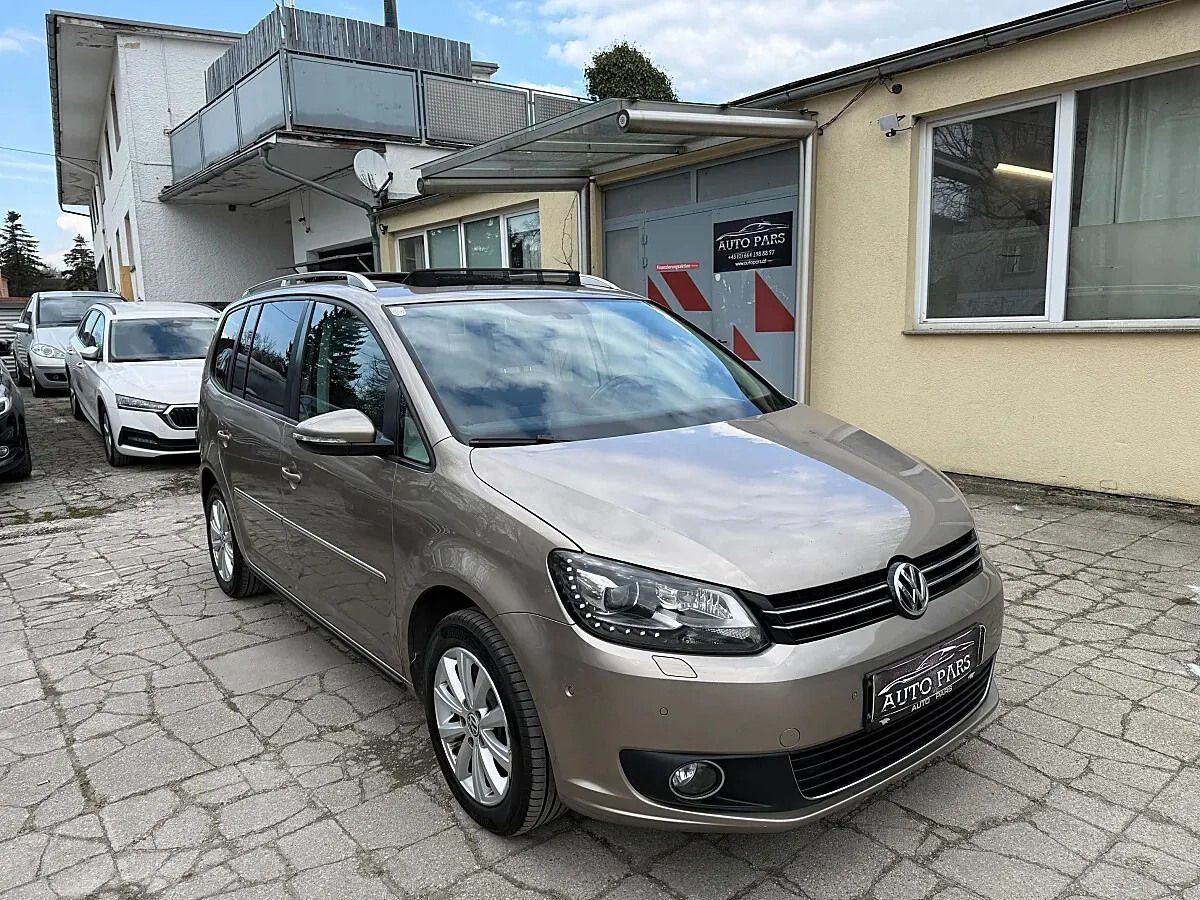Volkswagen Touran 2011 photo 3