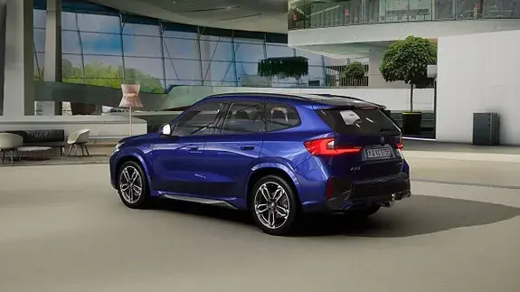 BMW Ix1 2026 photo 2