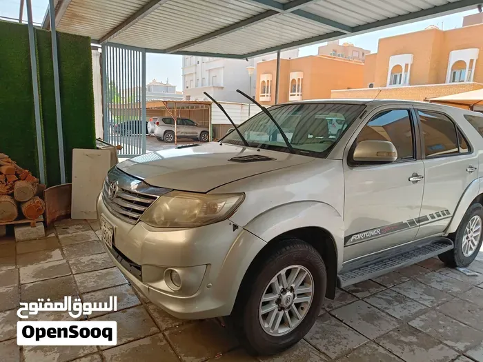 Toyota Fortuner 2013 photo 4