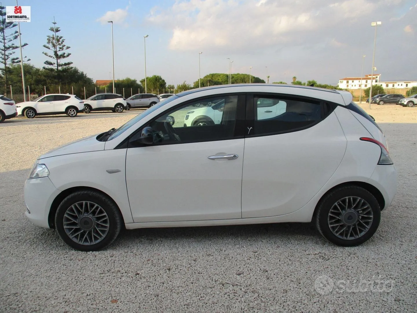 Lancia Ypsilon