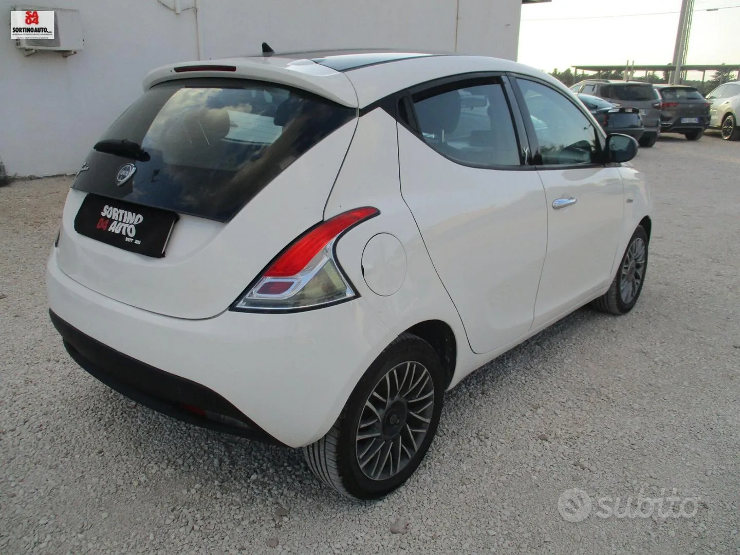 Lancia Ypsilon 2013 photo 2