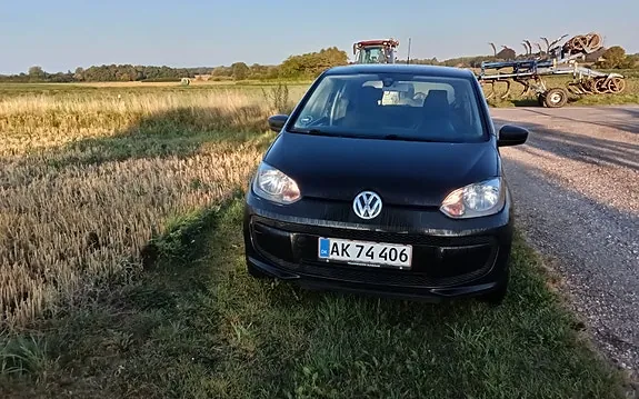 Volkswagen Up 2014 photo 2