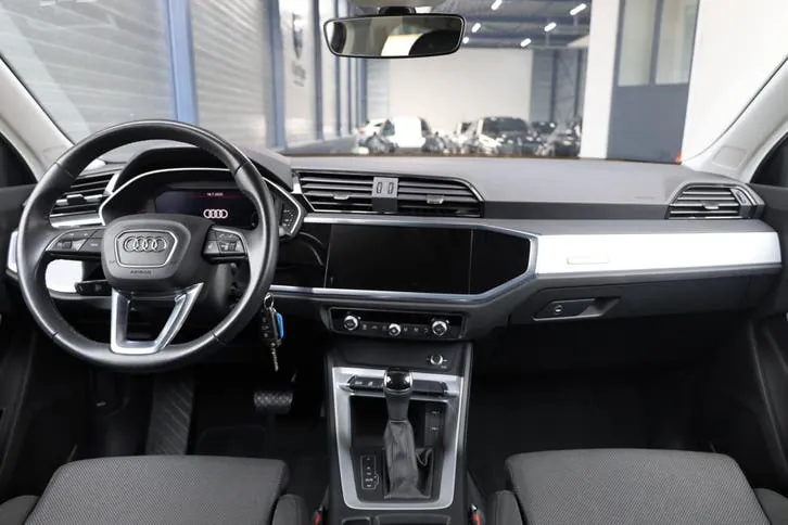 Audi Q3 2020 photo 2