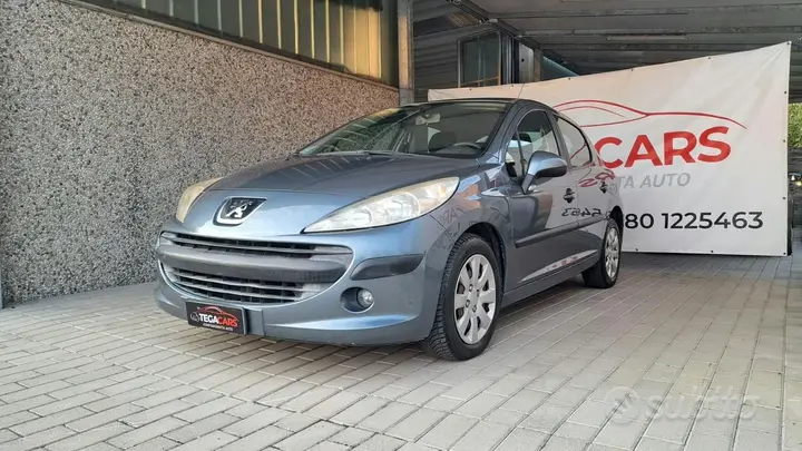 Peugeot 207 2008 photo 2