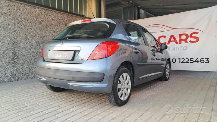 Peugeot 207 2008 photo 5