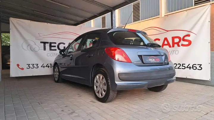 Peugeot 207 2008 photo 4