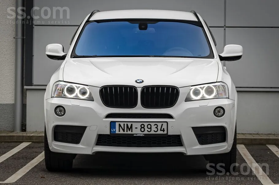 BMW X3 2011 photo 2