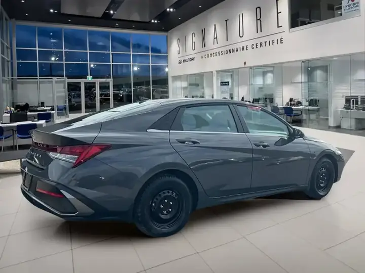 Hyundai Elantra 2025 photo 5