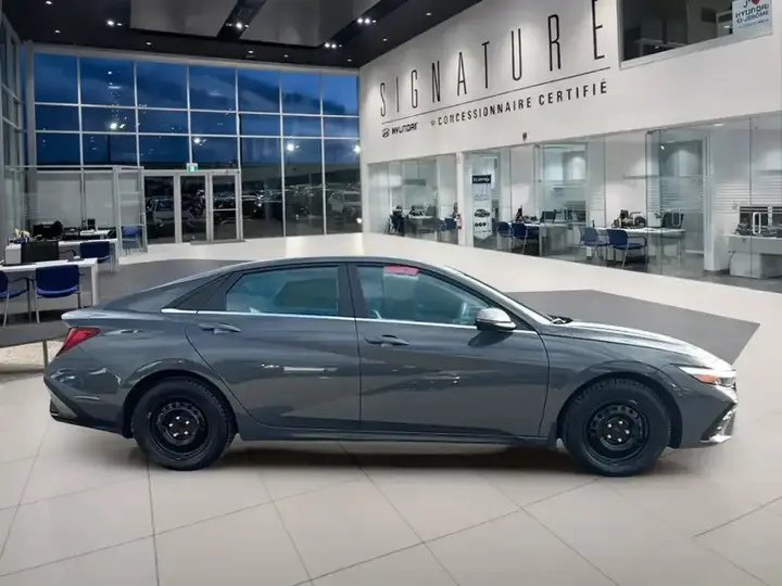 Hyundai Elantra 2025 photo 4