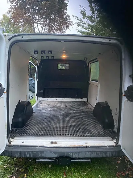 Ford Transit 300M Van 2010 photo 5
