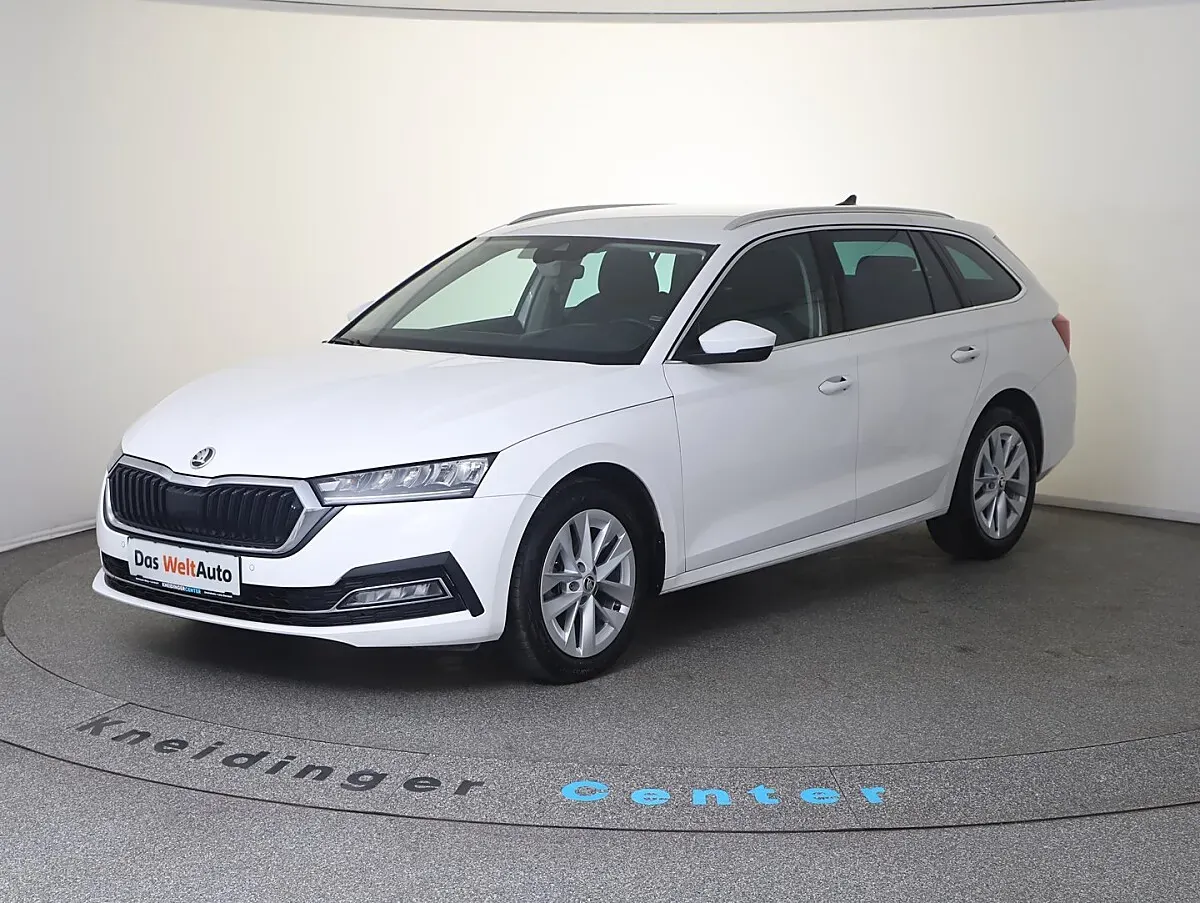 Skoda Octavia 2023 photo 2