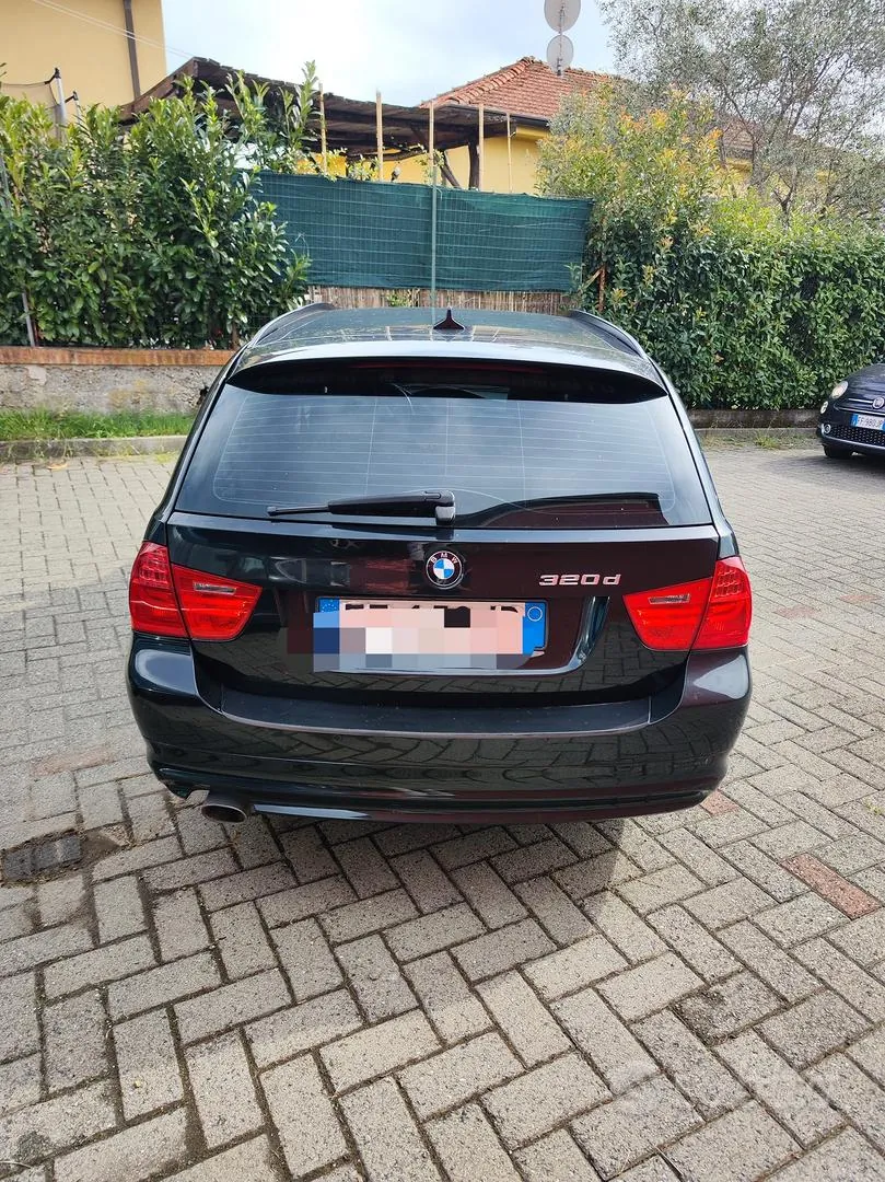 BMW 320D 2010 photo 3