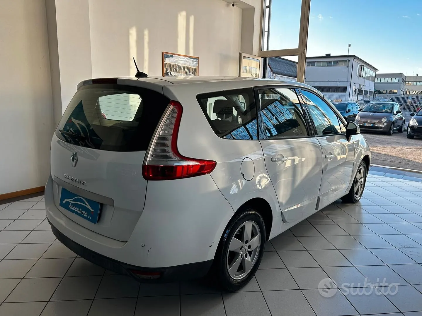 Renault Scenic 2010 photo 4