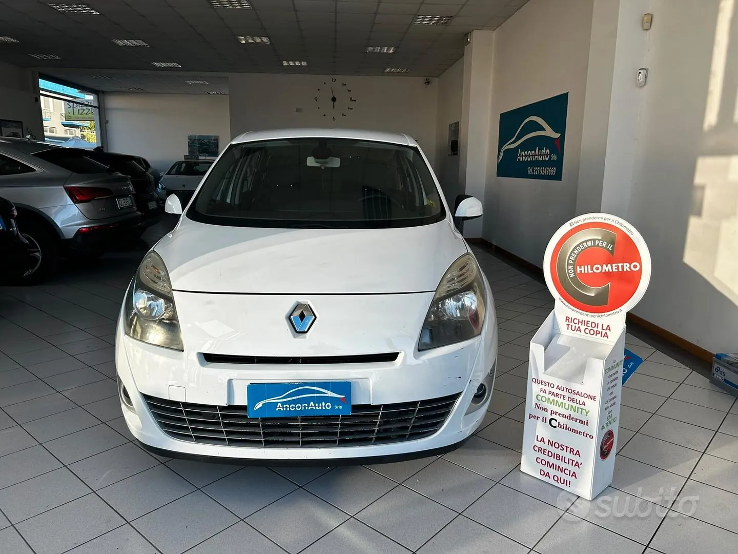 Renault Scenic 2010 photo 2