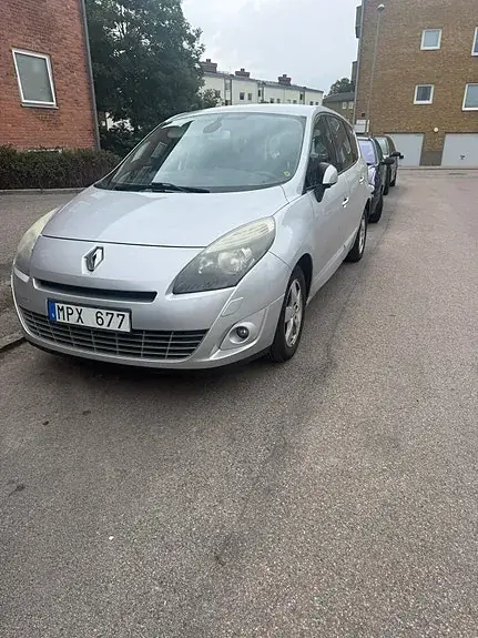Renault Grand Scenic 2011 photo 2