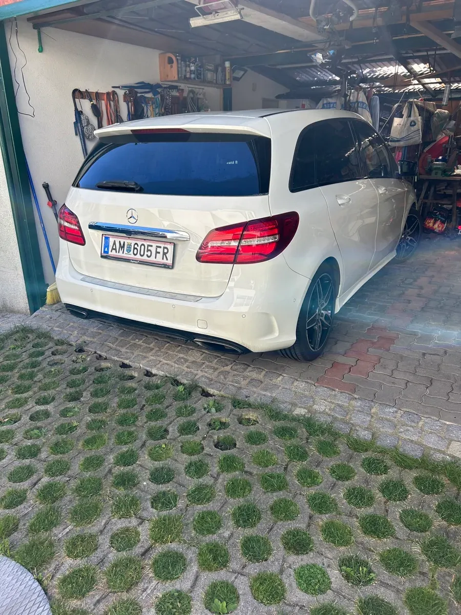 Mercedes-Benz B-Class 2018 photo 2