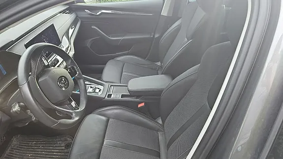 Skoda Octavia 2024 photo 2