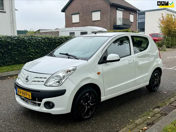 Nissan Pixo